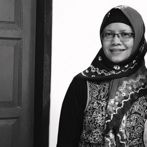 Dosen Ilmu Komunikasi Universitas Airlangga (UNAIR), Dr Andria Saptyasari S Sos MA
