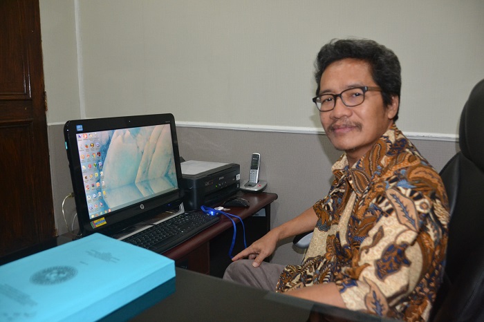 Dr. H. Widi Hidayat, S.E., MSi., Ak., CA., CMA adalah salah satu pakar akuntansi dan audit yang dimiliki Universitas Airlangga (Foto: UNAIR NEWS)