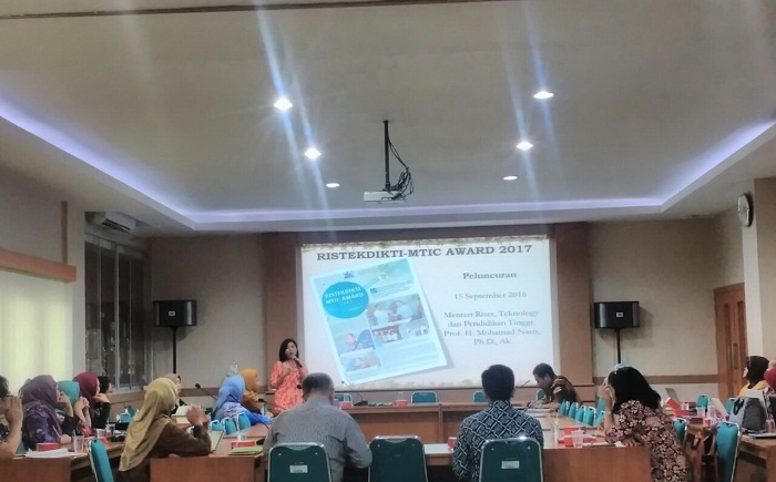 Suasana Sosialiasi oleh Direktorat Jendral Penguatan Inovasi Kemenristek Dikti di FF UNAIR.