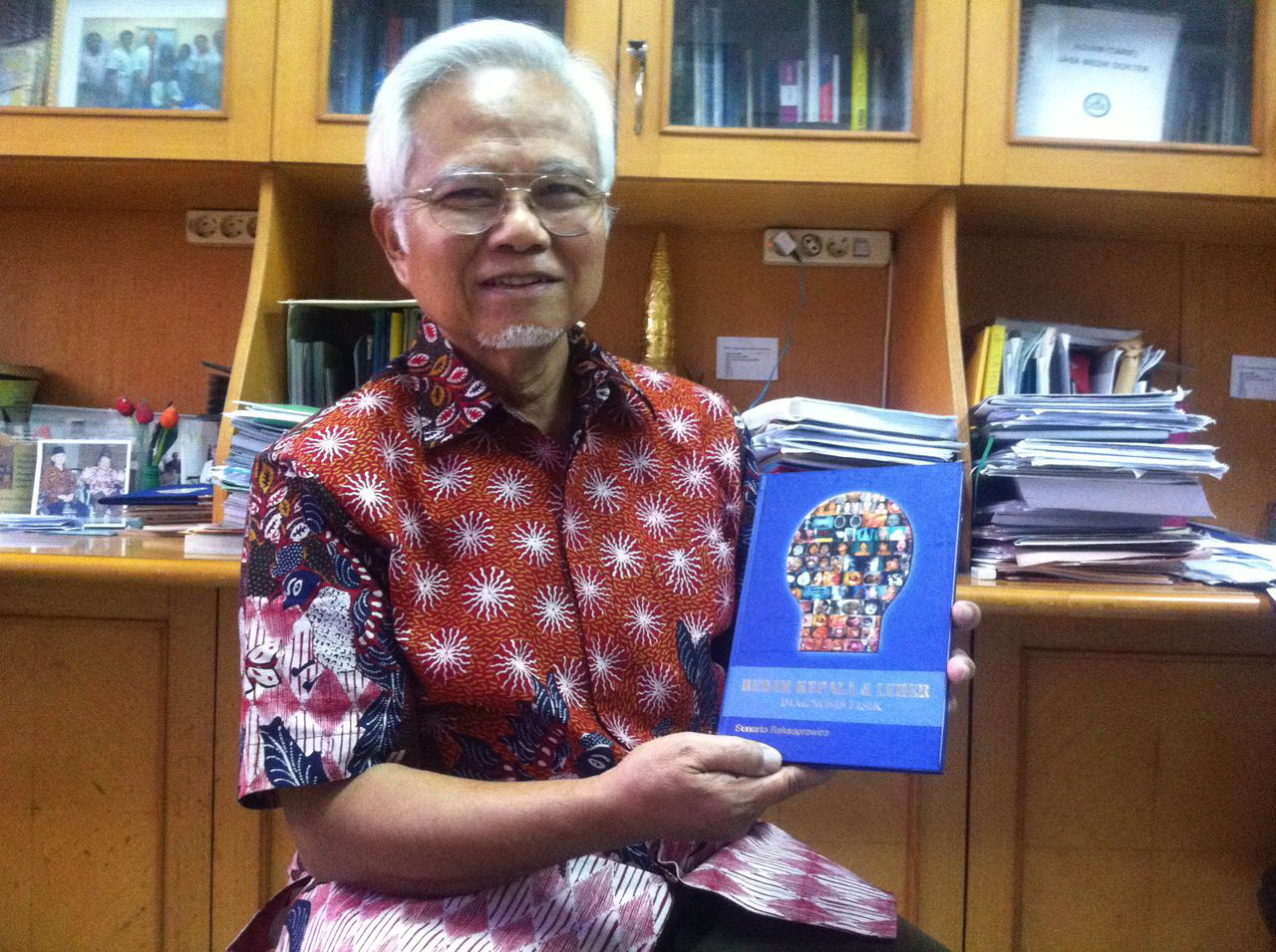 Buku Bedah Kepala dan Leher Diagnostik Fisik,