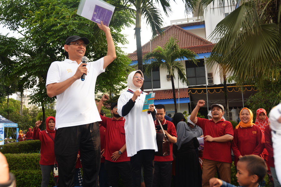 Rector and FKM Dean Fun Walk