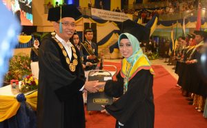 wisudawan vokasi