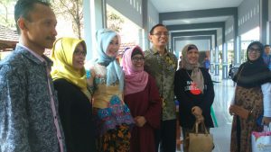 UNAIR REctor at SMA 2 Lamongan