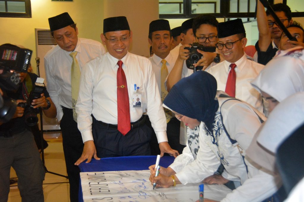 Harkitnas
