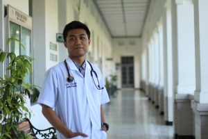 M. REZA Affandi, mahasiwa Fakultas Kedokteran (FK) Universitas Airlangga (UNAIR), berhasil lolos dalam seleksi mahasiswa berprestasi tingkat nasional 2018. (Foto: Istimewa)
