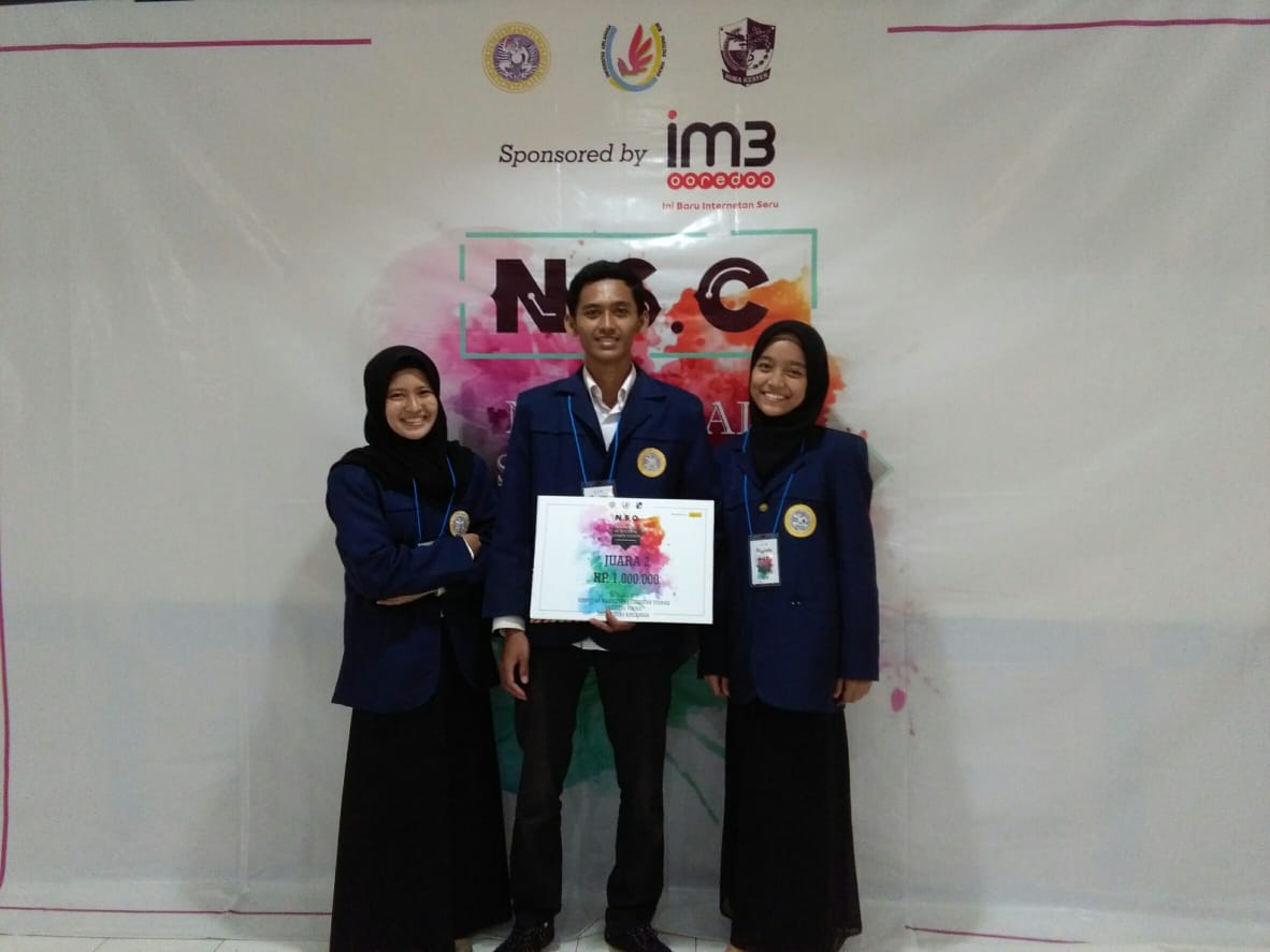 PUJA Adi Priatna, Diah Ayu Restanti, dan Indah Tri Lestari raih juara 2 di ajang National Scientific Competition 2018. (Foto: Istimewa)
