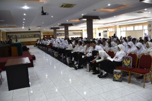PEMBEKALAN mahasiswa baru Fakultas Hukum dalam kegiatan Justitia 2018. (Foto: Istimewa)