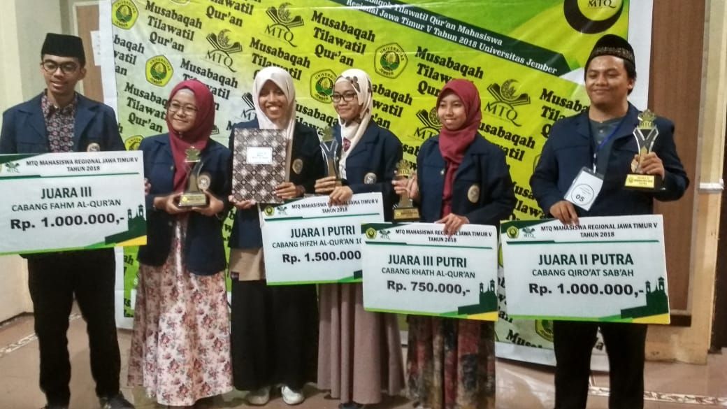 DELEGASI UNAIR berhasil meraih juara dalam empat cabang lomba MTQM Regional Jatim V Tahun 2018 di Universitas Jember. (Foto: Istimewa)