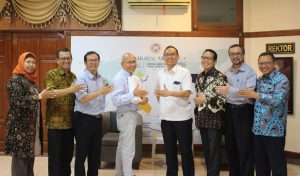 Prof. Gindo at UNAIR