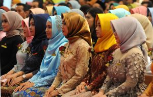 SEBANYAK 118 Ners Fakultas Keperawatan Universitas Airlangga dilantik pada Selasa (28/8) di Airlangga Convention Center (ACC), Kampus C. (Foto: Feri Fenoria Rifa’i)