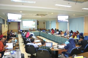 ASOSIASI Pusat Karir Indonesia atau Indonesia Carier Center Network (ICCN) menggelar pelatihan di Ruang Sidang Pleno, Lantai 3, Kantor Manajemen UNAIR, pada Rabu (19/9). (Foto: Feri Fenoria Rifa’i)