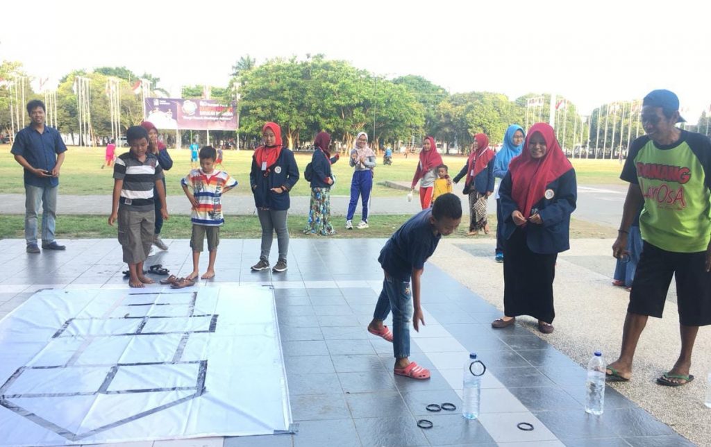 PSDKU UNAIR students at Blambangan PArk Banyuwangi