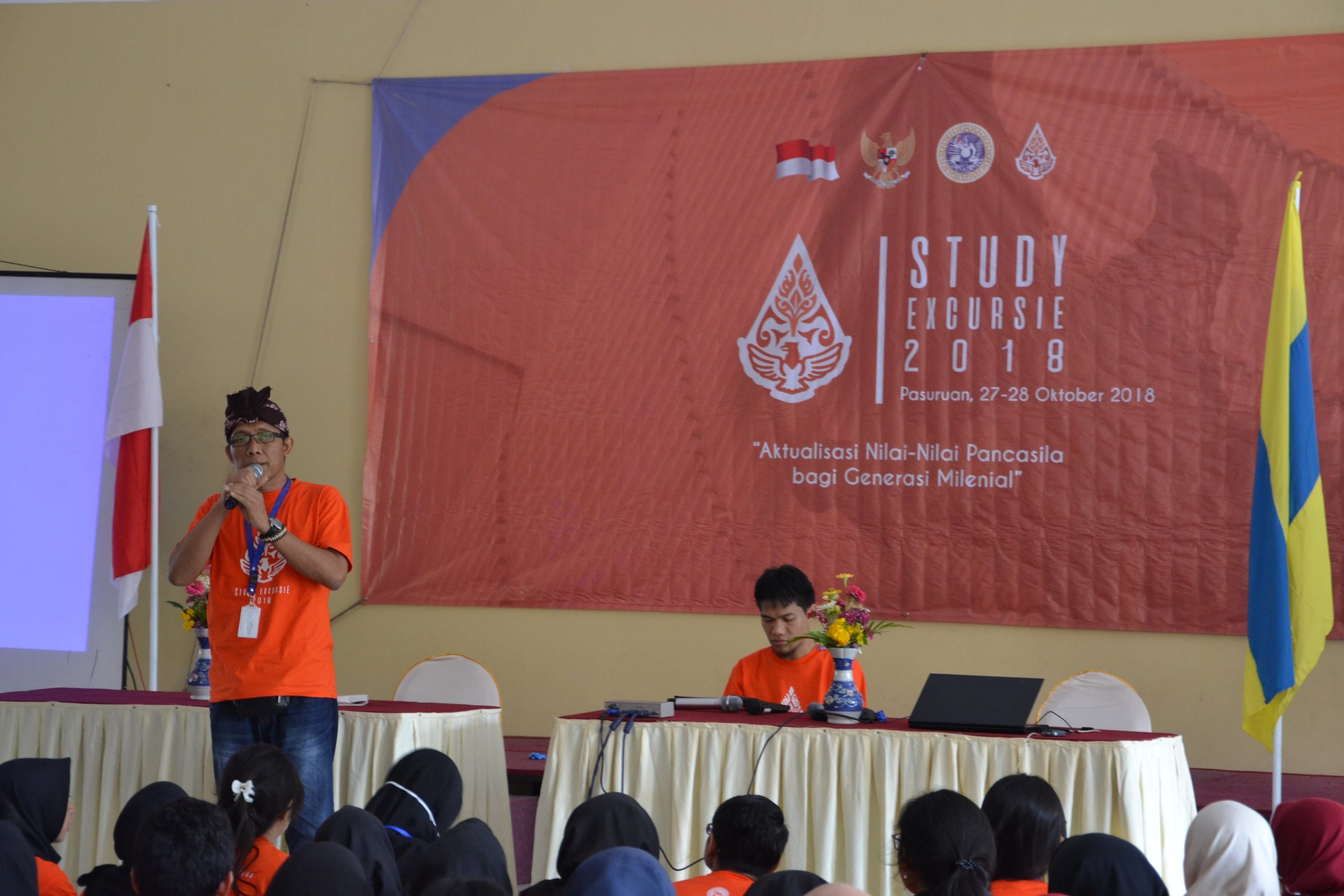 CLOSING Ceremony oleh Dr. Muhammad Adib Drs., MA. (Foto : Galuh Mega Kurnia)