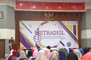 dr. Baksono Winardi, Sp. OG (K), koordinator program studi kebidanan, ketika membuka ESTRADIOL 2018. (Foto: Istimewa)