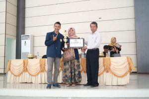 SHULKHIATUS Syafa’ah dan Farid ketika mendapatkan Juara I di Neo Clue 2018. (Foto: Istimewa)