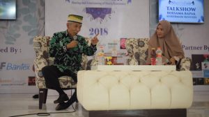 Drs. Ec. Suherman Rosyidi, M. Com ketika menjelaskan Halal Life Style kepada audien (18/10). (Foto: Istimewa)