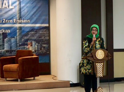 SAMBUTAN Wakil Dekan I FST UNAIR, Dr., Dra., Hartati M. Si dalam pembukaan seminar. (Foto: Tim pubdok HIMA TL UNAIR)