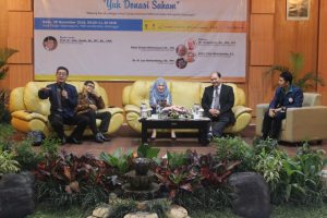 SUASANA Seminar”Yuk Donasi Saham” yang digelar mahasiswa Magister Manajemen UNAIR kelas MM-50A sebagai upaya memajukan Pasar Modal Indonesia serta mengenalkan Pusat Pengendalian Dana Sosial (PUSPAS) Universitas Airlangga kepada mahasiswa dan alumni pada Rabu (28/11) di Aula Fadjar Notonegoro, Lantai 3, Fakultas Ekonomi dan Bisnis, Kampus B UNAIR. (Foto: Istimewa)