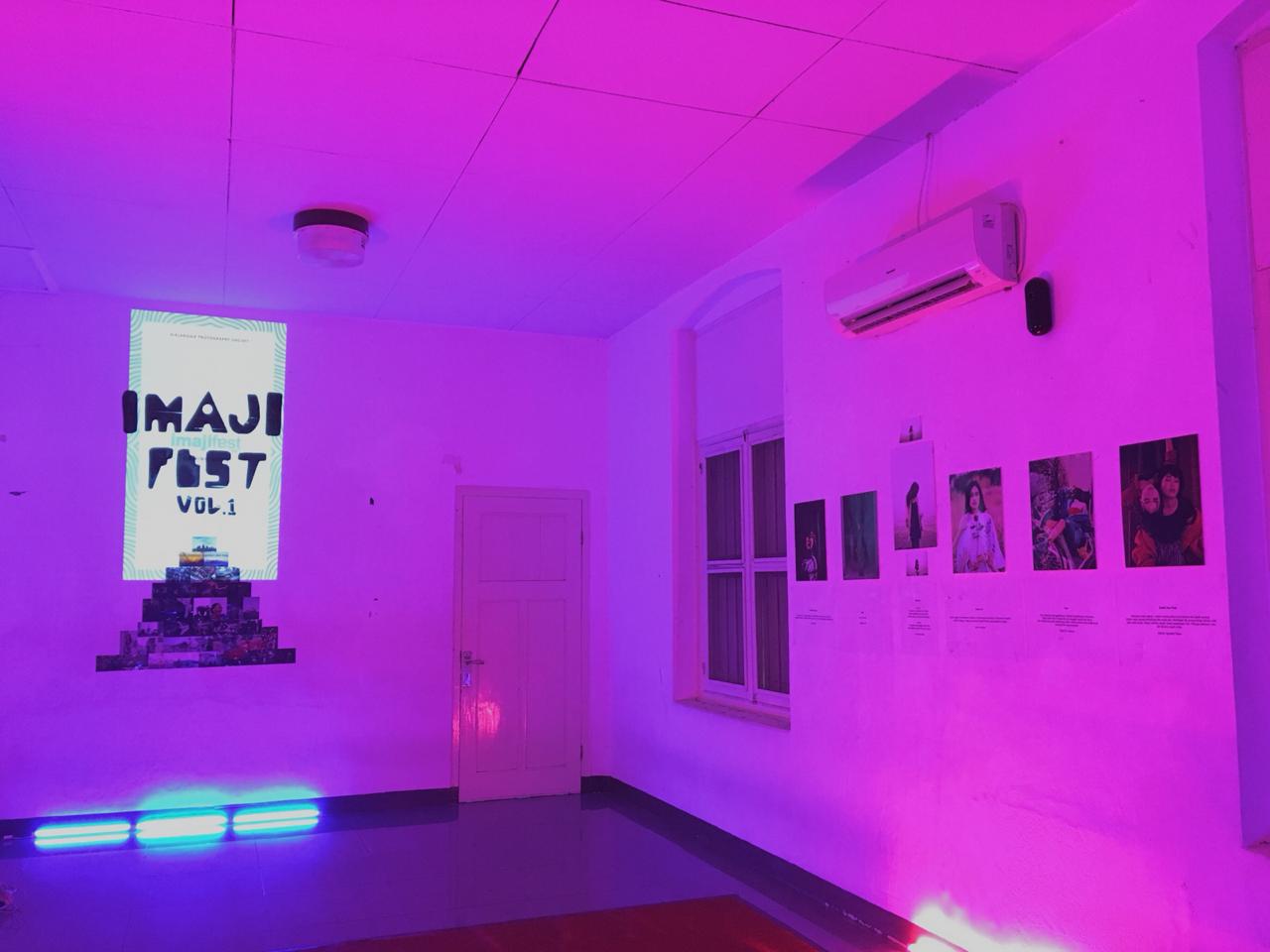 DISPLAY Pameran Foto Imaji Fest Volume 1 UKM Airlangga Photography Society di Omah Jaman Now, Jalan Bali No 24, Surabaya, pada Rabu–Jum’at (12–14/ 12). (Foto: Istimewa)