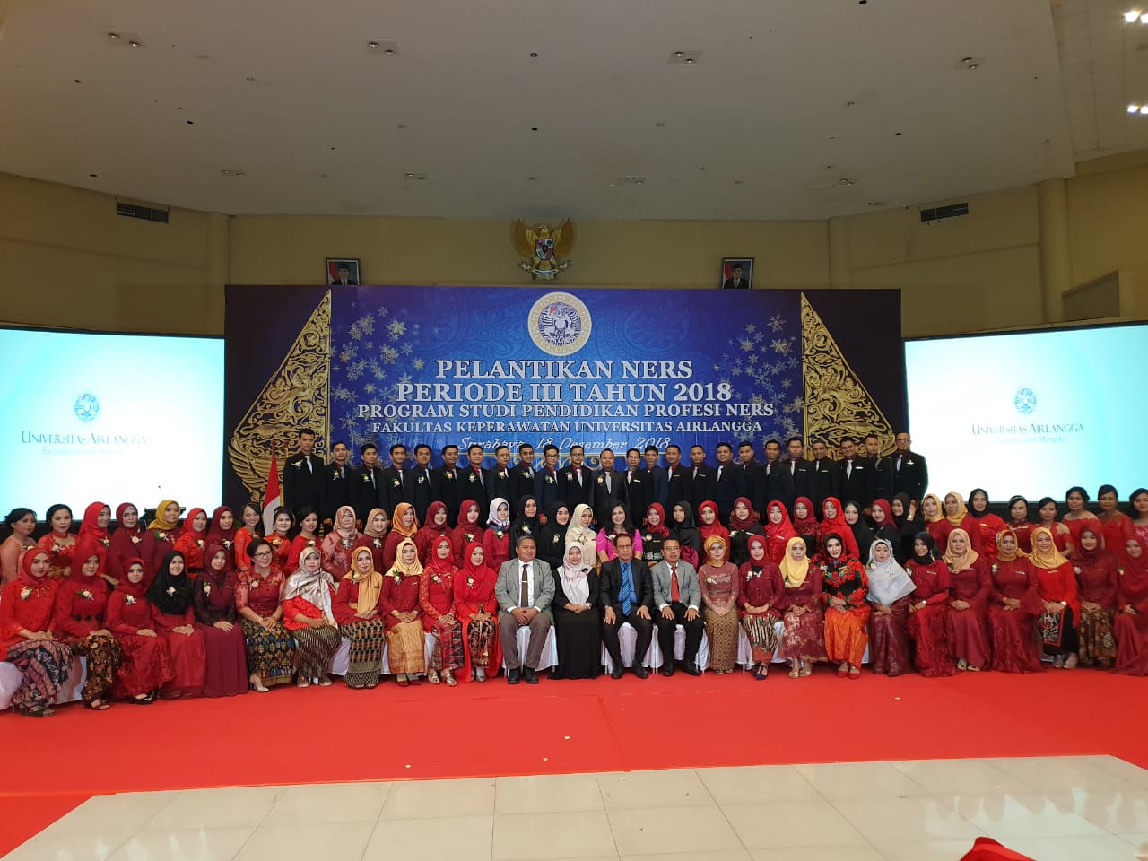 SEBANYAK 89 Perawat FKP UNAIR Kembali Dilantik di Airlangga Convention Center, Selasa (18/12). (Foto: Istimewa)