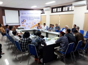 SUASANA Focus Group Discussion (FGD) oleh harian Kompas dengan Universitas Airlangga, Ikatan Keluarga Alumni Universitas Airlangga (IKA UA), dan Ikatan Alumni Fakultas Ekonomi dan Bisnis Universitas Airlangga (IKAFE) pada 31 November 2018. (Foto: Istimewa)