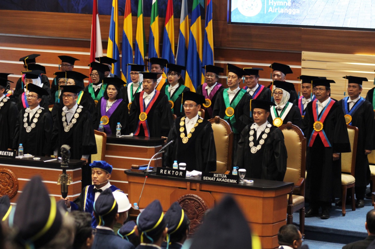 Suasana Prosesi Pengukuhan Mahasiswa Baru Pascasarjana di Aula Garuda Mukti. (Foto: Agus Irwanto)