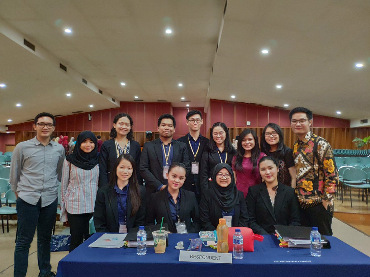 Tim delegasi FH UNAIR yang akan mewakili Indonesia pada peradilan semu internasional di Washington DC, Amerika Serikat. (Foto: Istimewa)