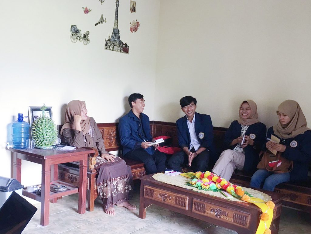 GROUP 2 LKMM-TM Period 1 2019 Universitas Airlangga conducted an interview to Ms. Parmi, Head of Duyung Hamlet, Duyung Village, Trawas Sub-District, East Java.
