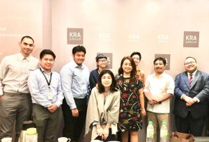 Dr. Suko Widodo, M.Si., (dua dari kanan) bersama dengan beberapa jurnalis dari berbagai negara Asia Tenggara. (Foto: Istimewa)