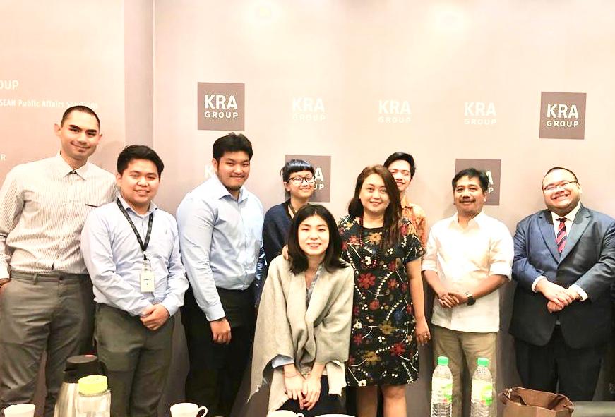 Dr. Suko Widodo, M.Si., (dua dari kanan) bersama dengan beberapa jurnalis dari berbagai negara Asia Tenggara. (Foto: Istimewa)