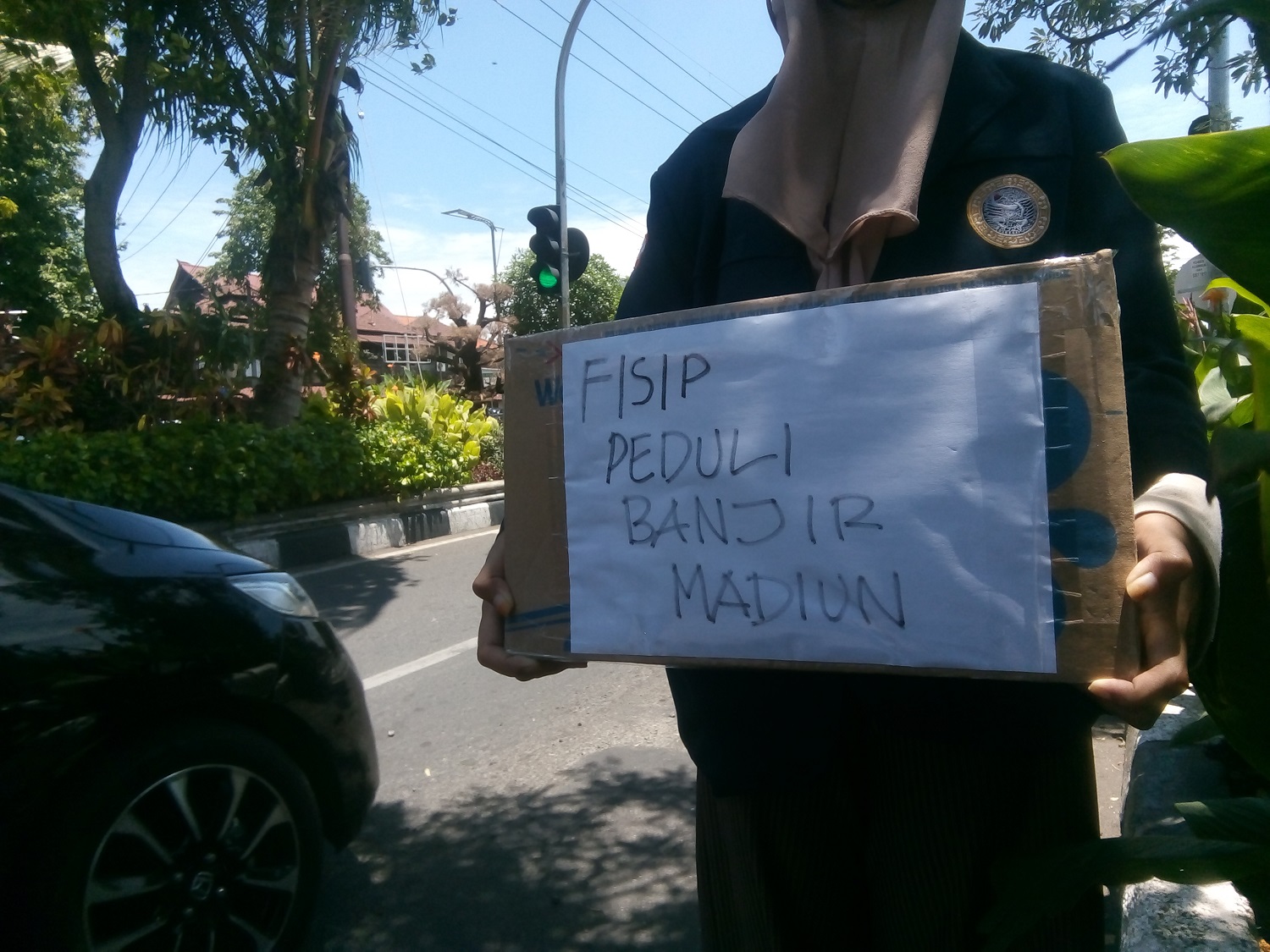 BEM FISIP UNAIR raised fund for Madiun flood victims