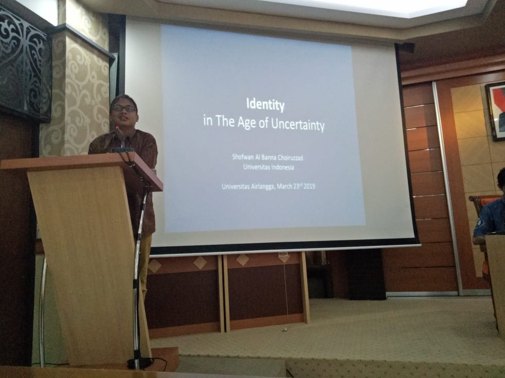 SESI diskusi pertama dengan topik Identity in The Age of Uncertainty oleh Shofwan Al-Banna Choiruzzad, S.Sos., MA., Ph.D., dari Universitas Indonesia. (Foto: Demas Nauvarian)