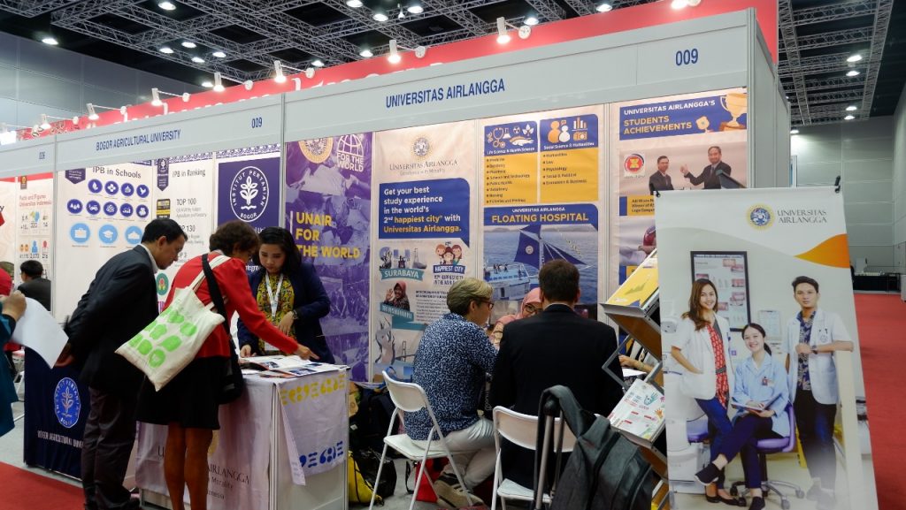 BOOTH of Universitas Airlangga at APAIE education exhibition at Kuala Lumpur Convention Center, Malaysia on March 26.