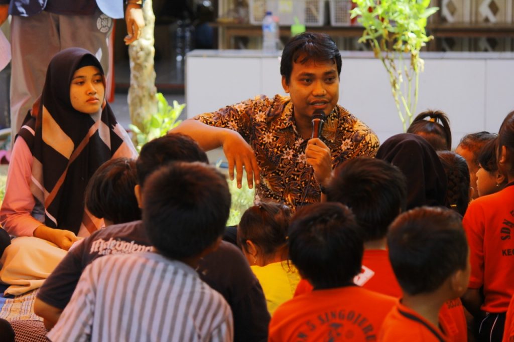 Suasana Sosialisasi Pendidikan dalam serangkaian acara “Abdi Isun Lare Bidikmisi”. (Foto: Istimewa)