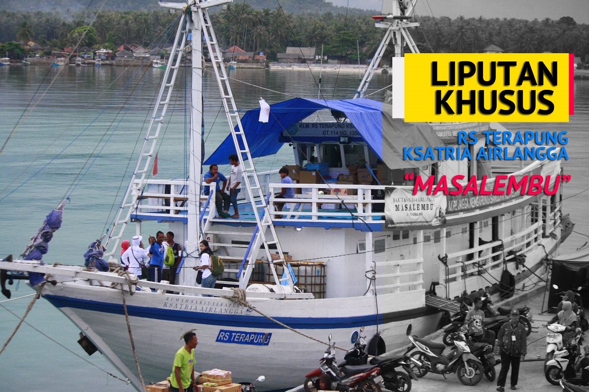 TAMPAK Kapal Rumah Sakit Terapung Ksatria Airlangga (RSTKA) Sedang Berlabuh di Dermaga Pulau Masalembu pada 12 April 2019. (Foto: Fariz Ilham Rosyidi)