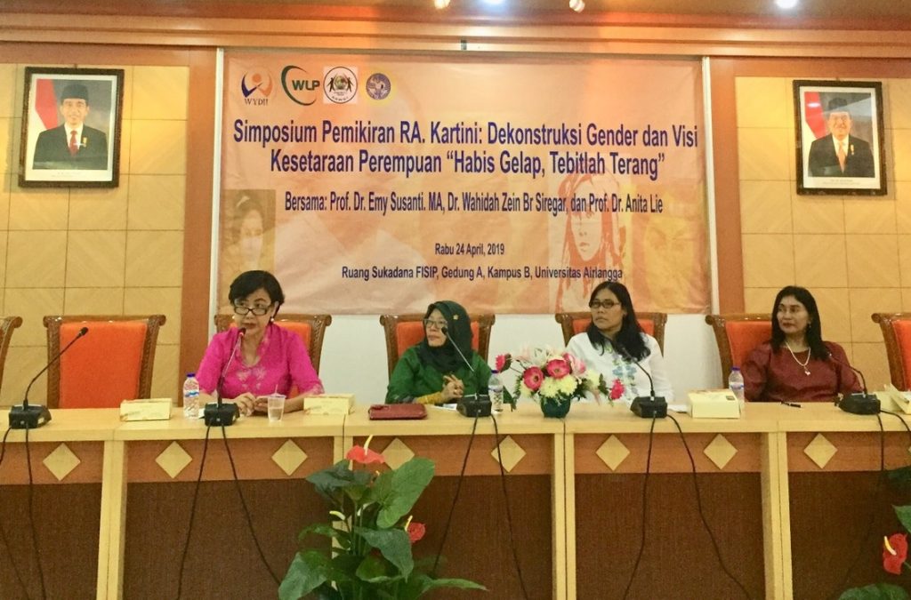 The speakers at RA Kartini symposium at Adi Sukadana Room FISIP UNAIR, Wednesday, April 24.