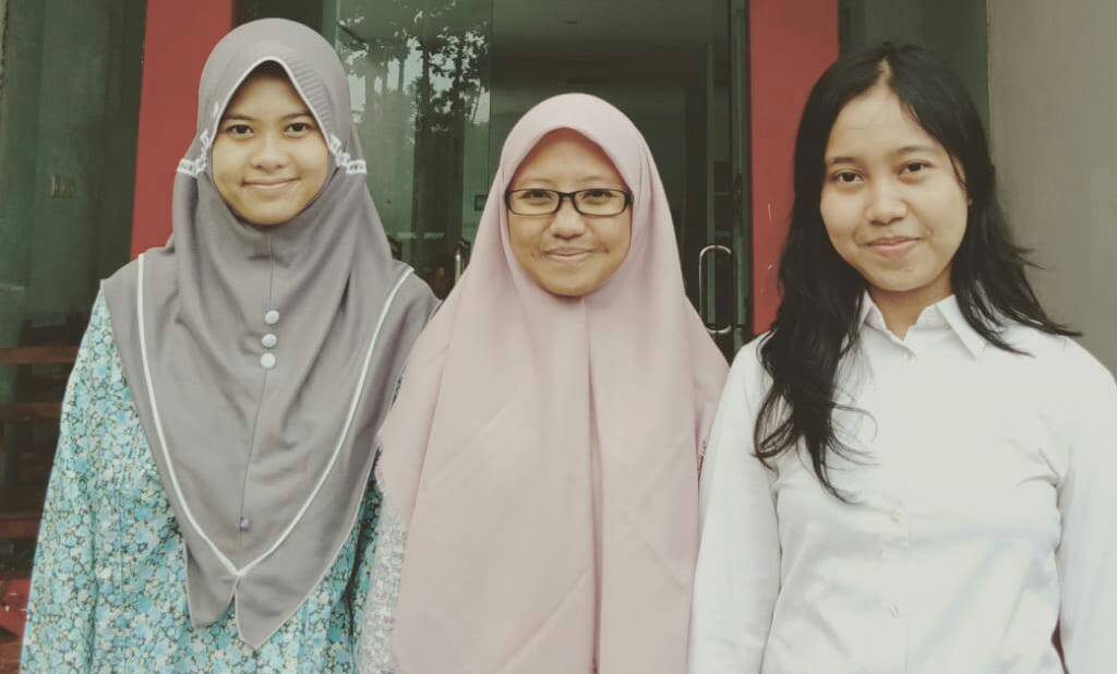 TIM PKM-PE PSDKU Banyuwangi, dari kiri Estiary Wilujeng, Mega Wulandari Harsono Putri, dan Nadia Marva Triana. (Foto: Istimewa)