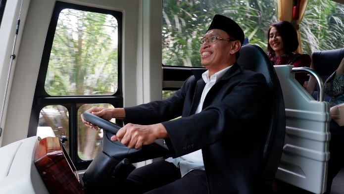 TEST Drive Campus Bus Unit by Universitas Airlangga Rector Prof. Dr. Mohammad Nasih, SE., MT, Ak., CMA.