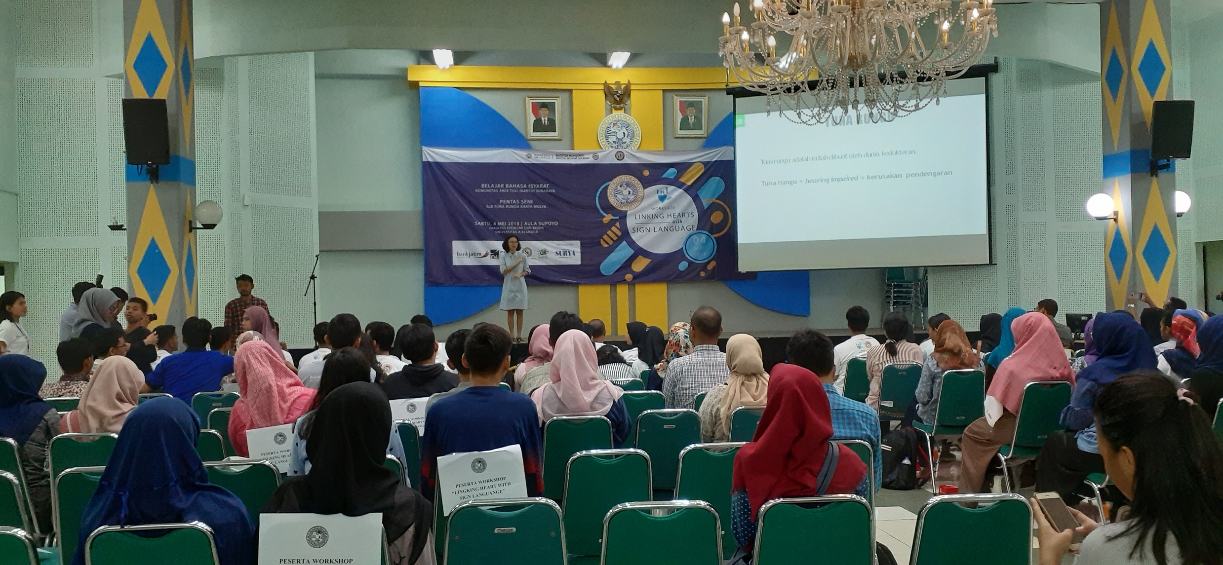 SUASANA workshop “Linking Heart with Sign Language” di Aula Supoyo FEB Unair pada Sabtu (4/5/2019). (Foto: Istimewa)