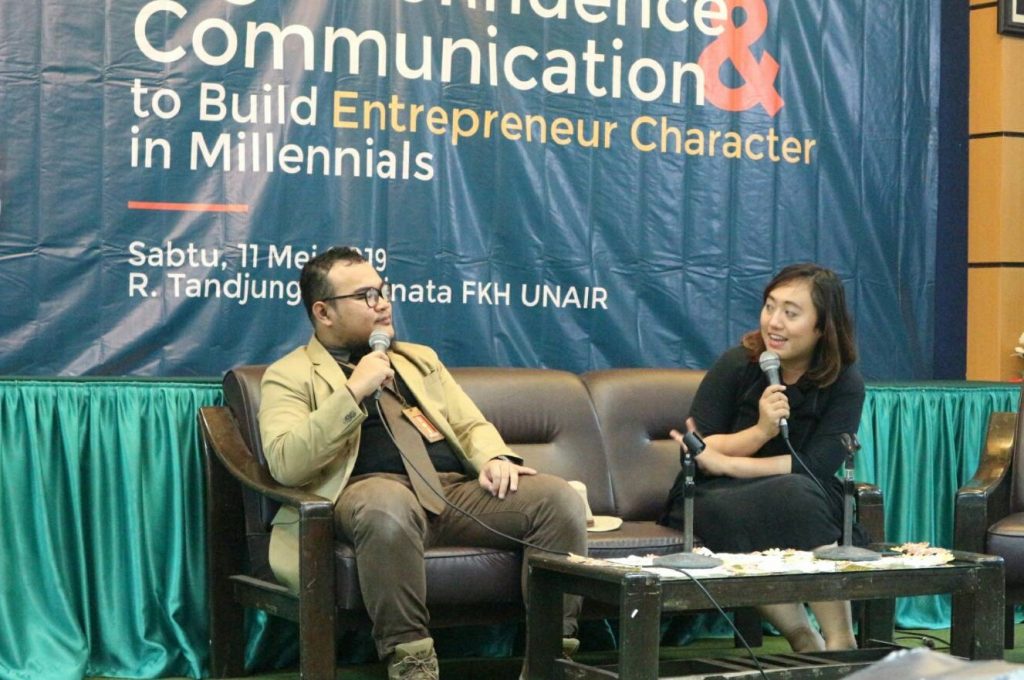 M. Ali Irsyad, S.Ikom, Cht, speaker in a entrepreneurship seminar held by PPKK UNAIR in FKH UNAIR.