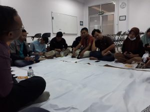 SUASANA kegiatan diskusi santai HMKH PSDKU Banyuwangi. (Foto: Istimewa)