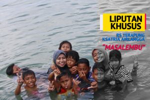 PENDUDUK Masalembu Keturunan Bugis Yang Sedang Bercengrama di Sore Hari (Foto: Fariz Ilham Rosyidi)