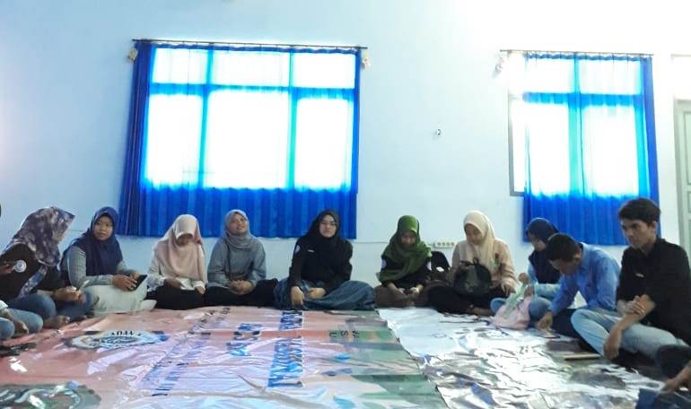 Kegiatan Diskusi PB IMAKAHI dengan mahasiswa FKH PSDKU UNAIR Banuwangi. (Foto: Istimewa)