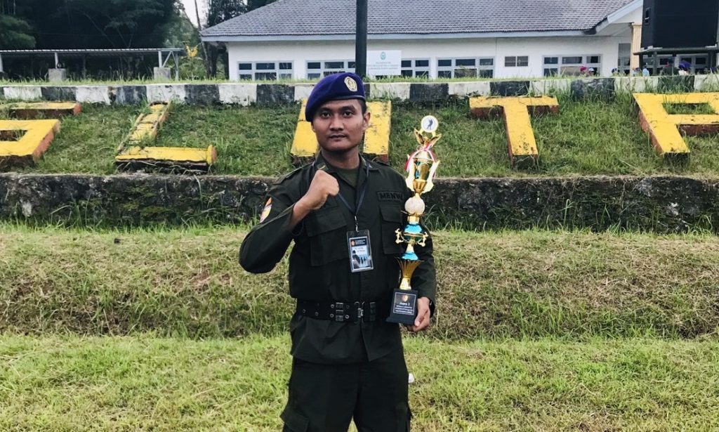 Eka Candra, a member of Student Regiment (Menwa) won 3rd place in Fun Shooting in Hirbak 3 Rifle qualification category, at Air Force Detachment 2 Special Force, Abd. Rachman Saleh Airbase, Malang.