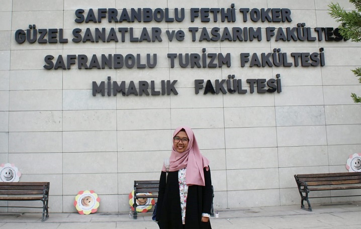 NIA Nurmalasari usai mengikuti International Conference on Tourism and Architecture di Karabuk University, Turki, pada Rabu (24/9/18). (Foto: Dokumen Pribadi)