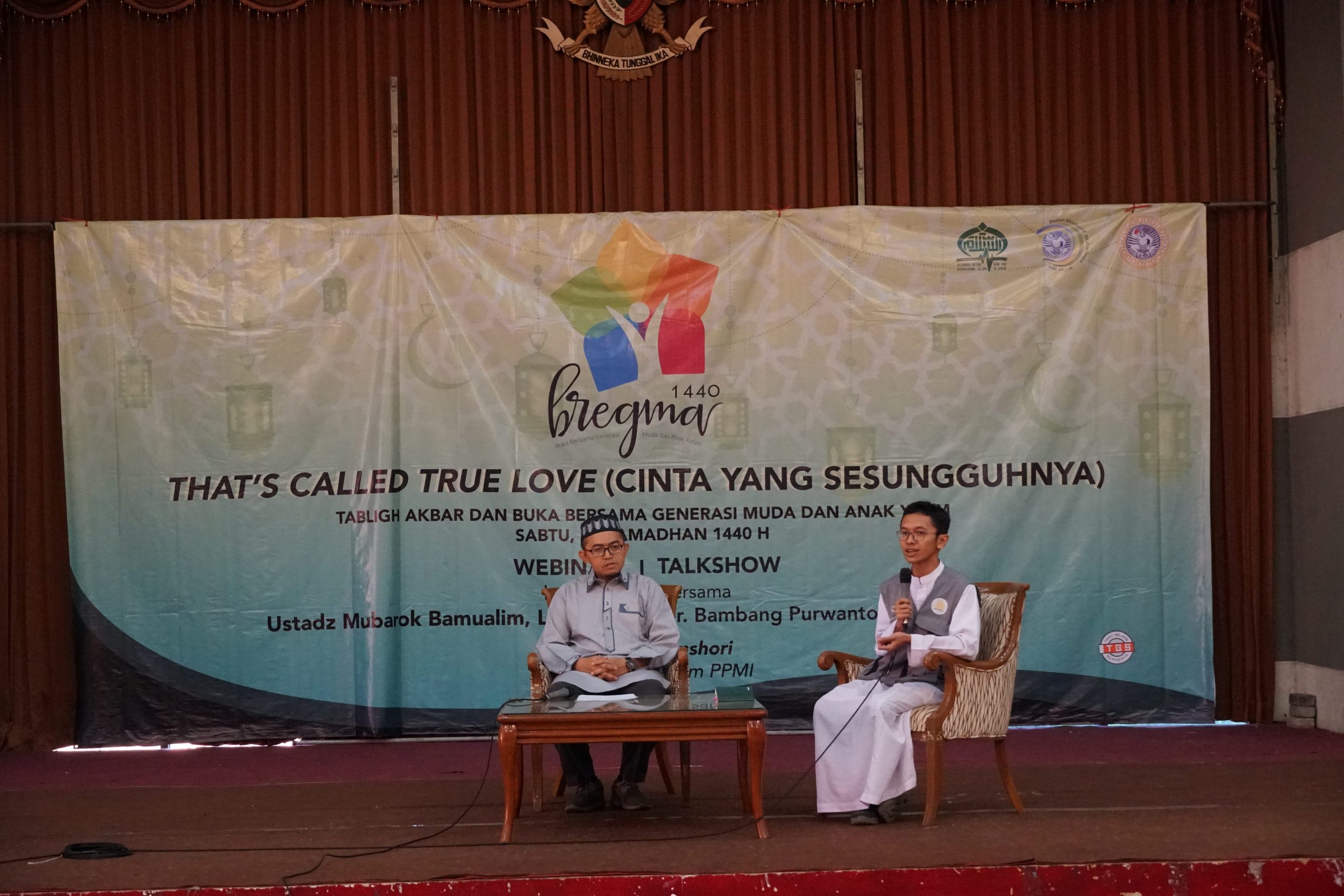 DR. BAMBANG in Tabligh Akbar talkshow at Graha Auditorium - BIK IPTEKDOK FK UNAIR on Saturday, May 18, 2019.