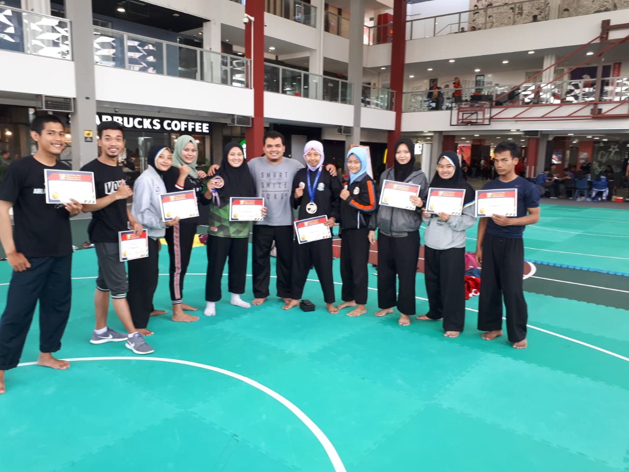 DELEGASI UKM PSHT Universitas Airlangga yang mengikuti kejuaraan pencak silat pada Singapore Open Pencak Silat Championship pada 7-9 Agustus 2019. (Foto : Istimewa)