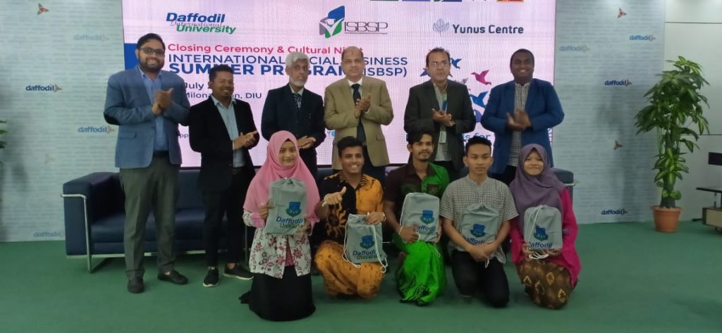 THREE Bidikmisi Students from Universitas Airlangga, Nusrotul Hidayah (with pink veil), Gery Lusiano (in gray shirt), and Dyta Septiyatik (with purple veil) received Business Plan Competition awards at the International Social Business Program (ISBSP) at Daffodil International University, Dhaka, Bangladesh . (Photo: Special)