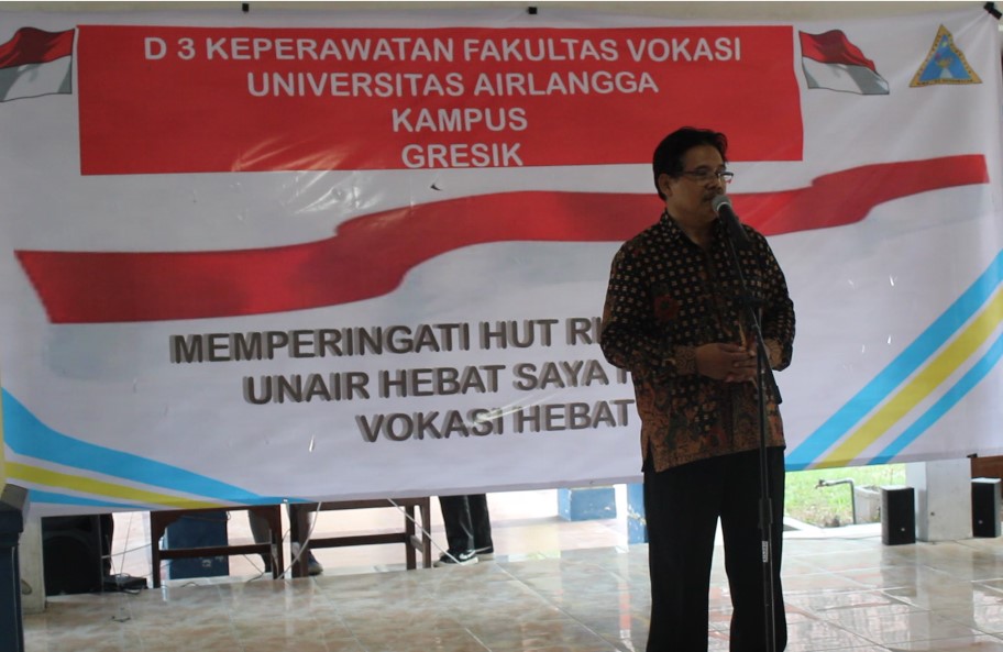 KETUA Program Studi D3 Keperawatan Dr. Joni Haryanto, S.Kp., M.Si., saat memberikan sambutan dalam peringatan Kemerdekaan Ke-74 Indonesia. (Foto: Istimewa)