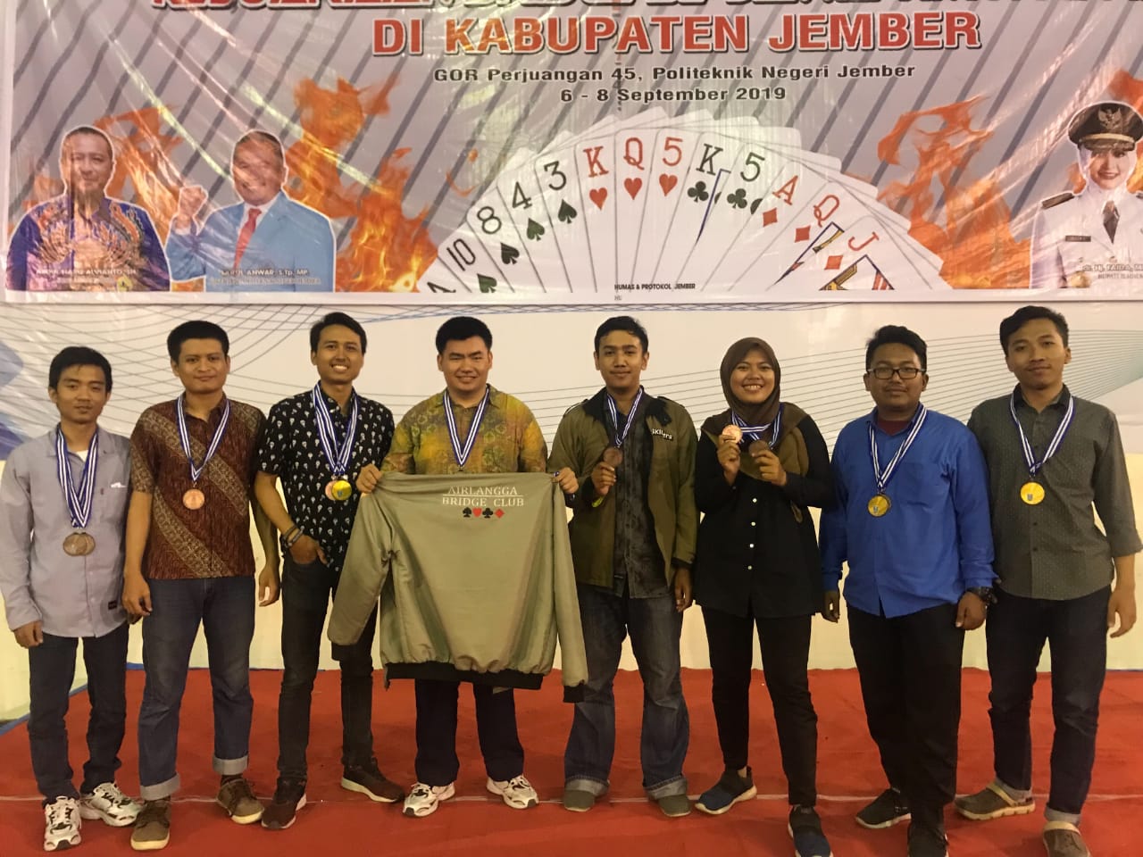 PARA pemenang dari UKM Bridge UNAIR. (Foto: Istimewa)